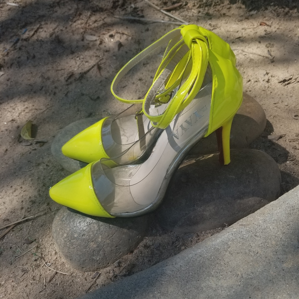 Neon highlighter pumps